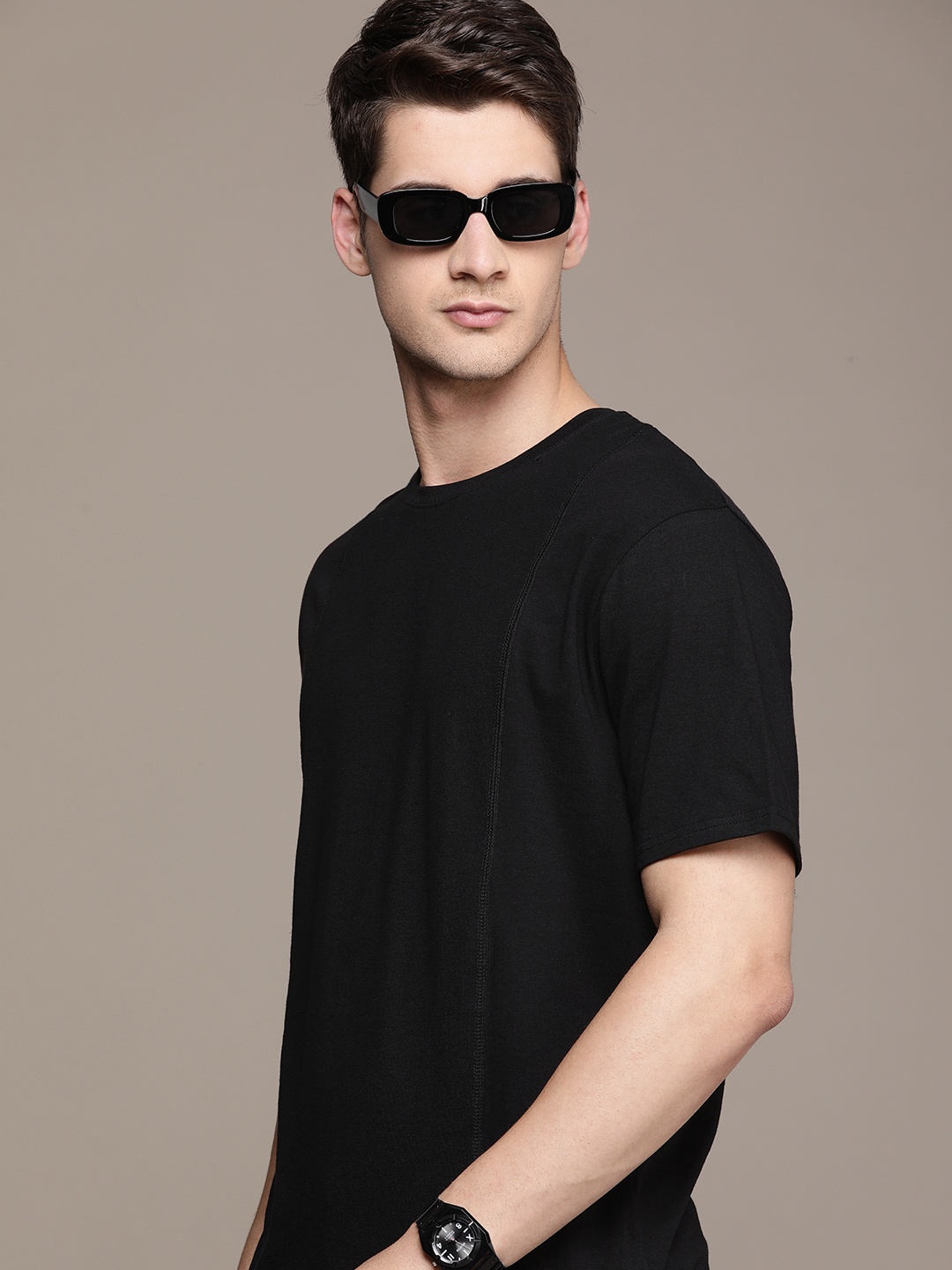 

WROGN Solid Round-Neck Casual T-shirt, Black