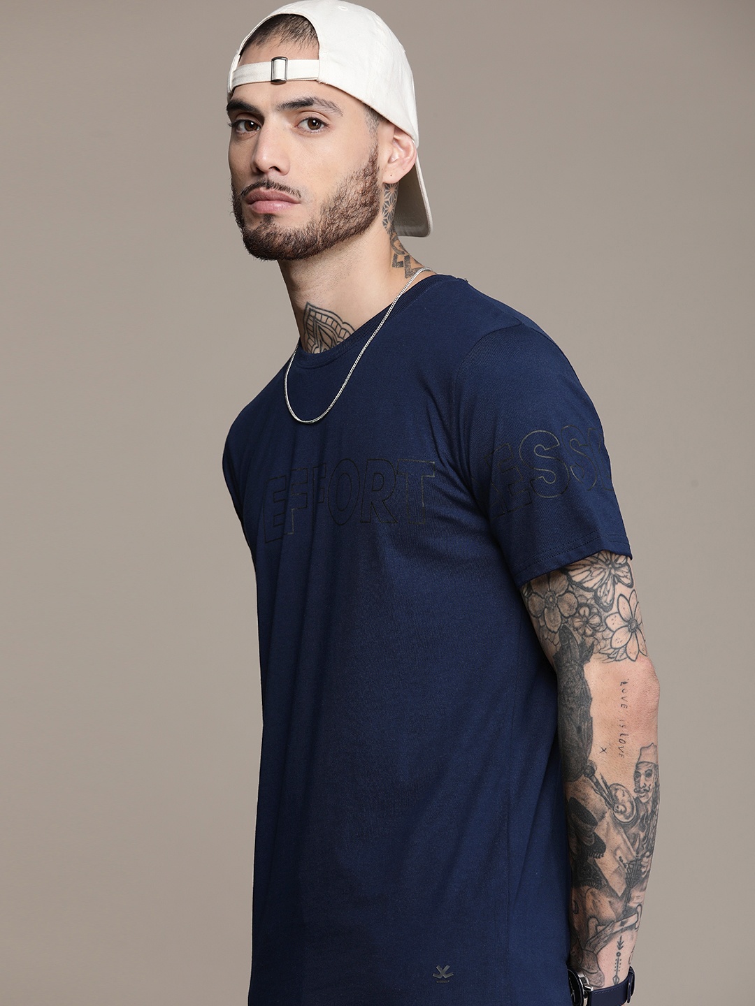 

WROGN Men Typography Print Knitted Slim Fit T-shirt, Navy blue