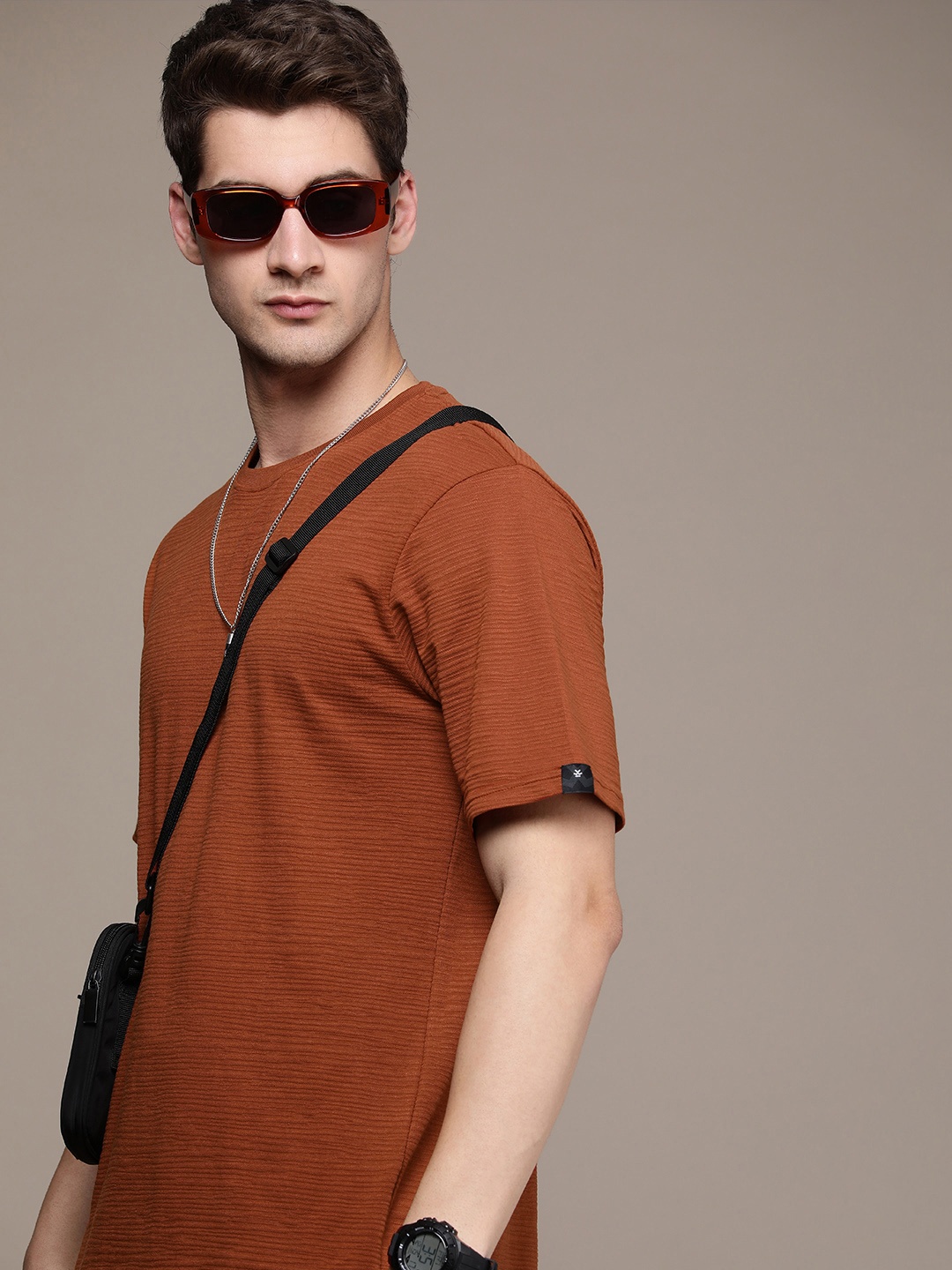 

WROGN Self Design Round-Neck Casual T-shirt, Rust