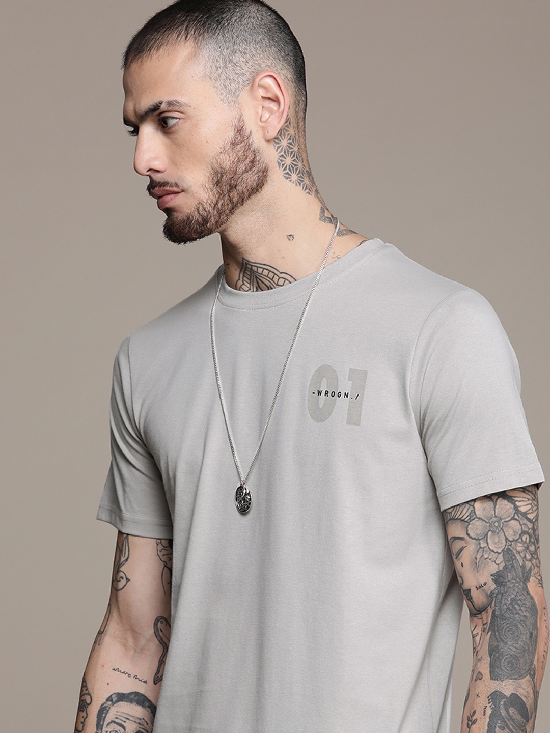 

WROGN Men Brand Logo & Numeric Placement Print Knitted Slim Fit T-shirt, Grey