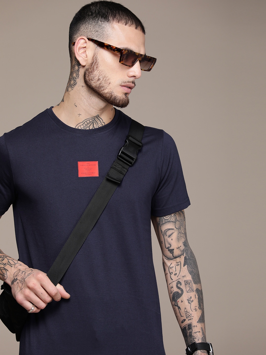 

WROGN Solid Round Neck Slim Fit T-shirt, Navy blue