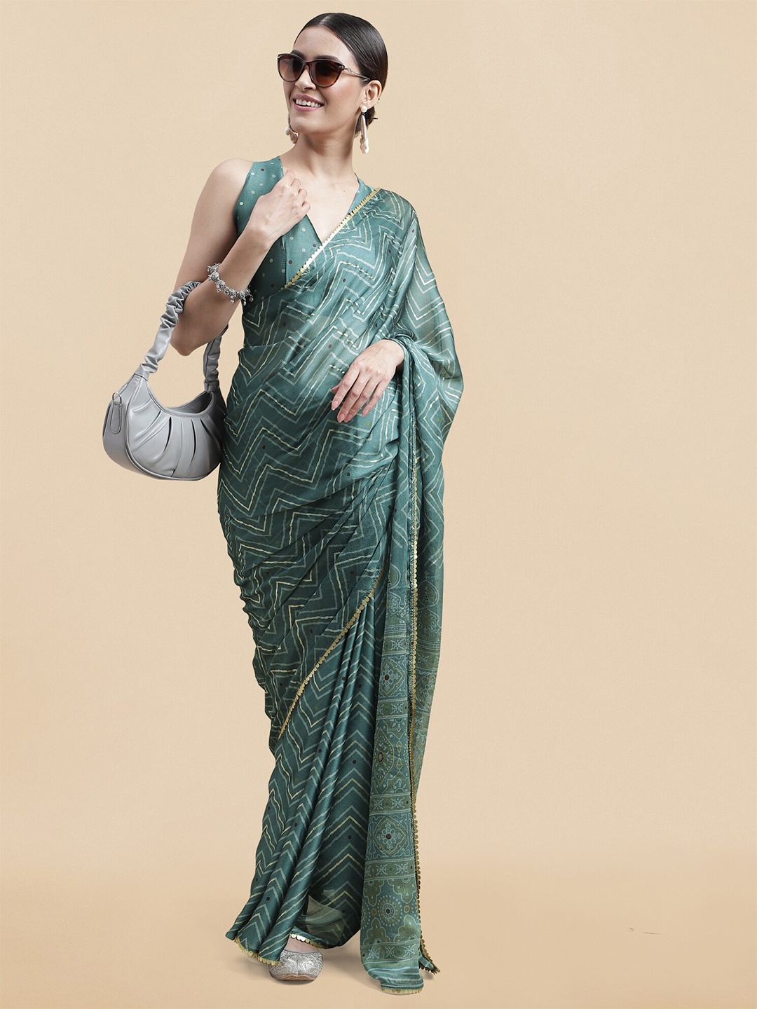 

MIRCHI FASHION Geometric Printed Chiffon Saree, Green