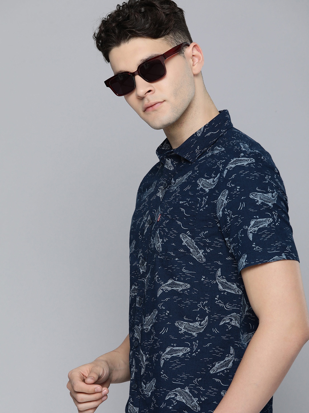 

Levis Men Slim Fit Pure Cotton Printed Casual Shirt, Navy blue