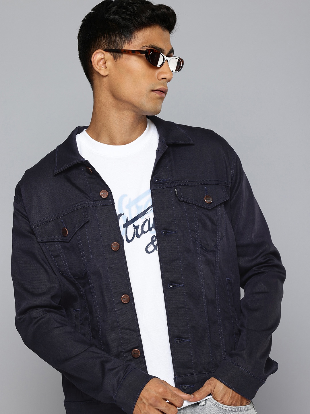 

Levis Spread Collar Tailored Jacket, Navy blue