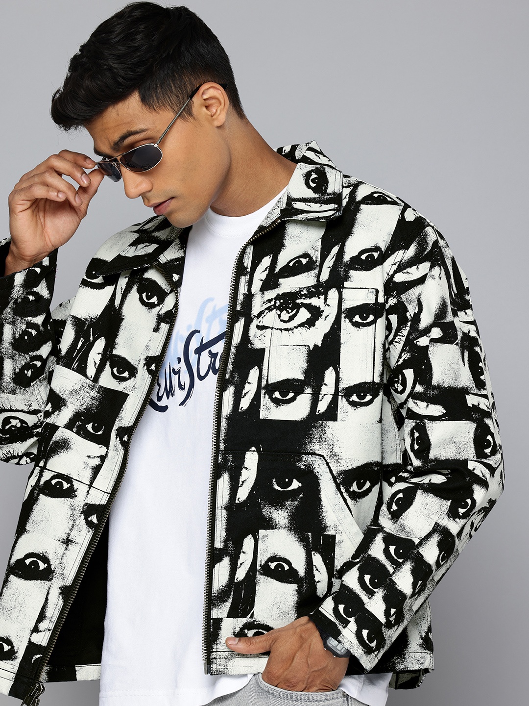 

Levis Graphic Printed Tailored Jacket, Black