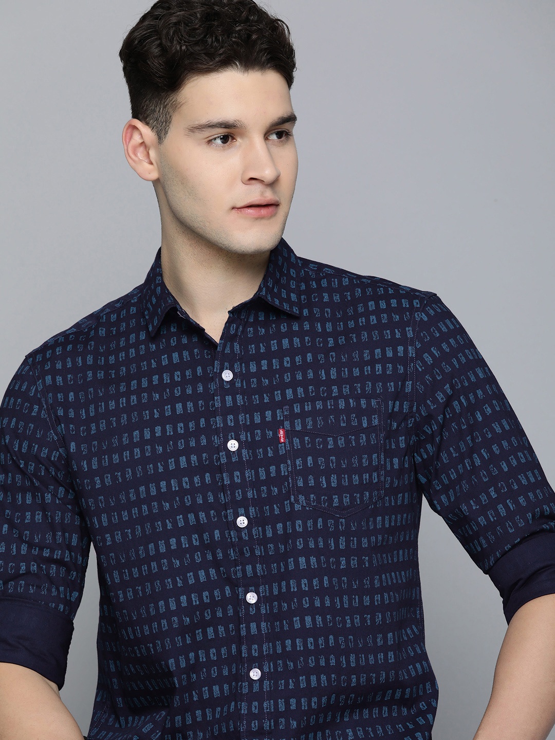 

Levis Slim Fit Geometric Printed Pure Cotton Casual Shirt, Navy blue