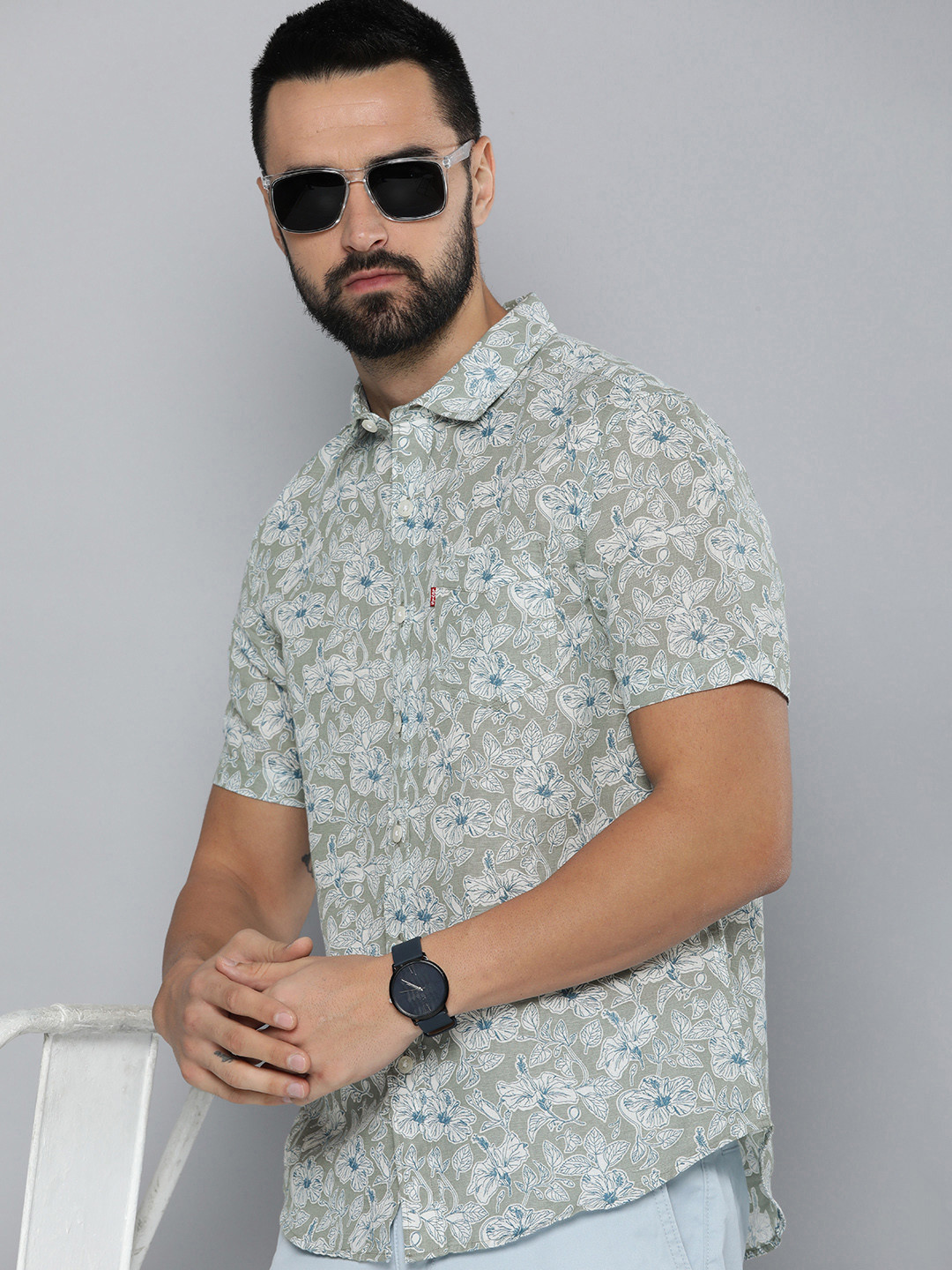 

Levis Linen Cotton Slim Fit Floral Printed Casual Shirt, Green