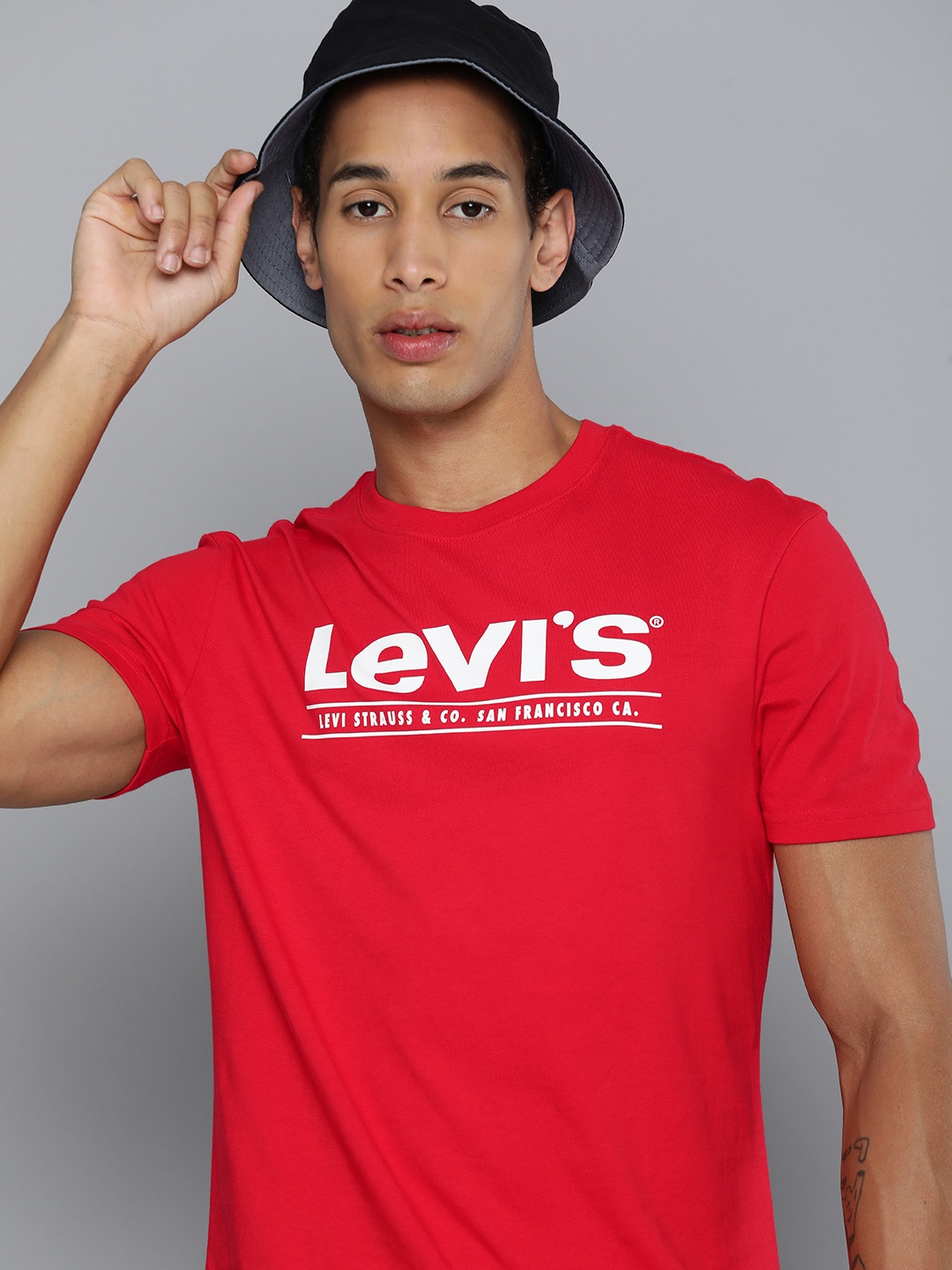 

Levis Brand Logo Printed Pure Cotton Slim Fit T-shirt, Red
