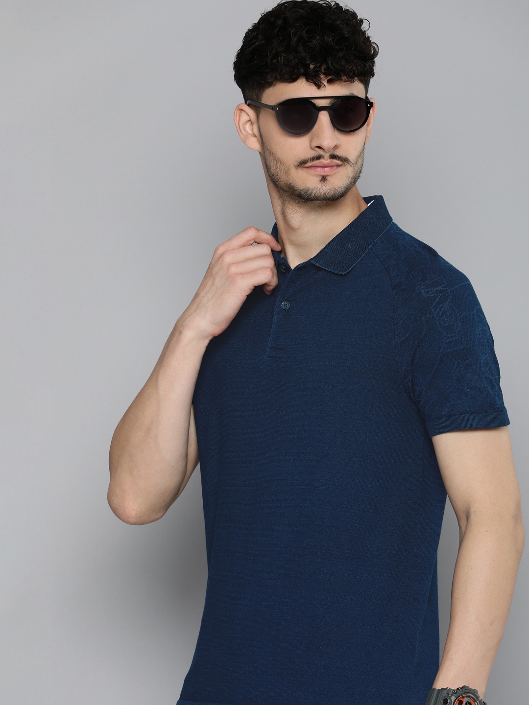 

Levis Men Polo Collar Pure Cotton Slim Fit T-shirt, Navy blue