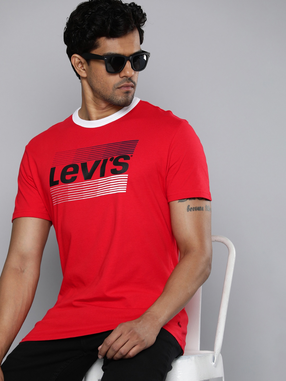

Levis Brand Logo Printed Pure Cotton Slim Fit T-shirt, Red