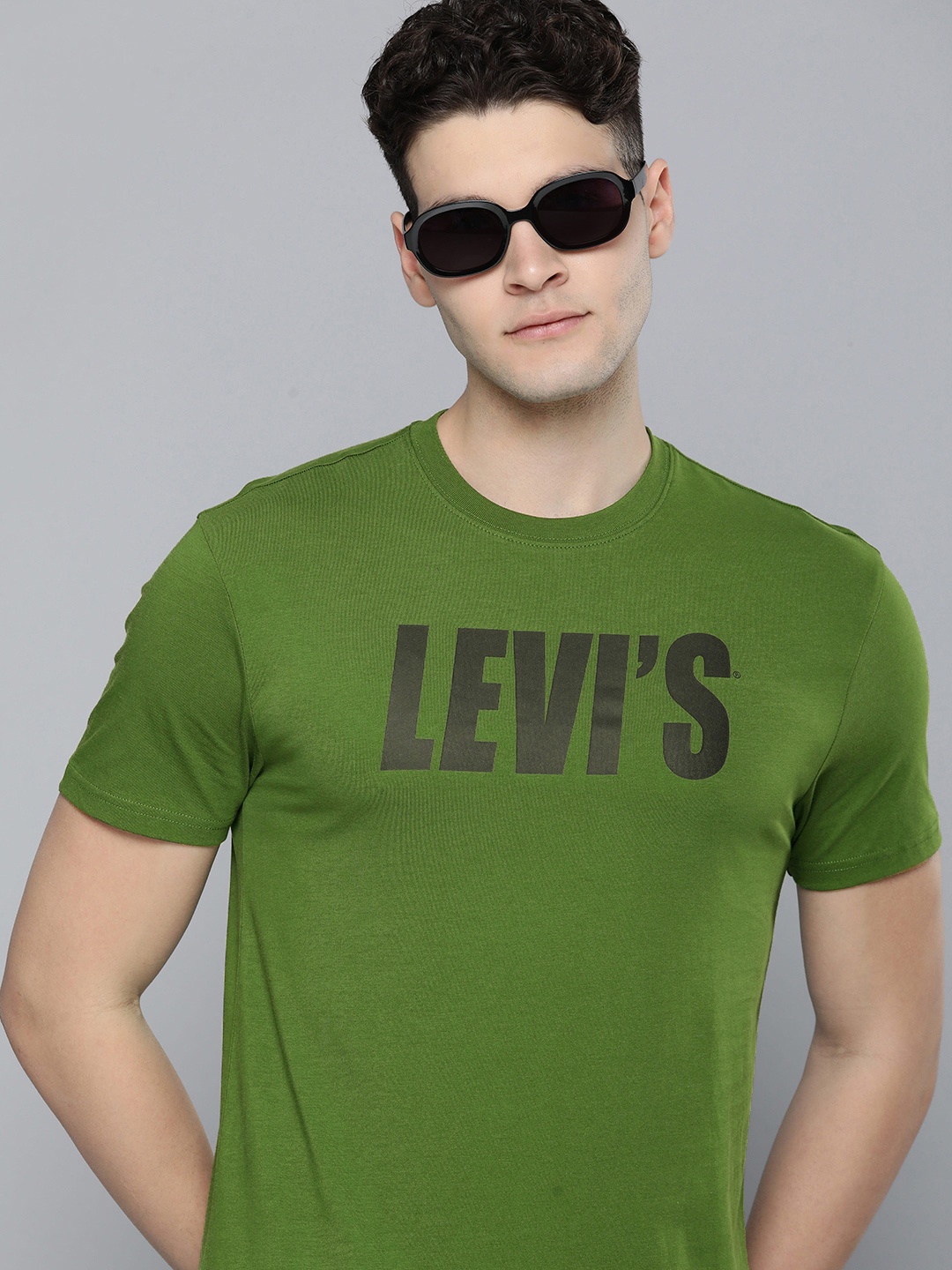 

Levis Men Brand Logo Printed Pure Cotton Slim Fit T-shirt, Olive