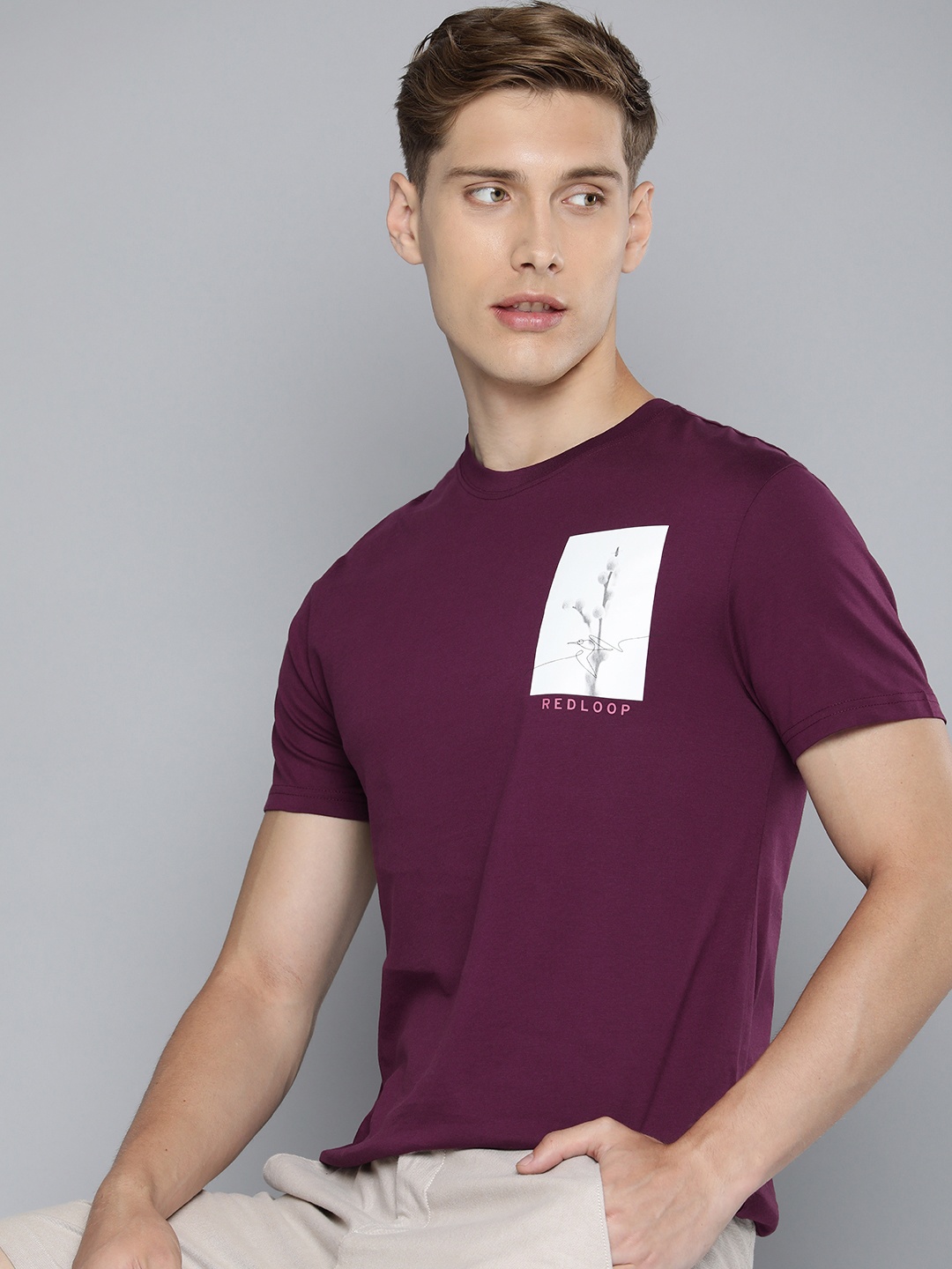 

Levis Printed Pure Cotton Slim Fit T-shirt, Burgundy