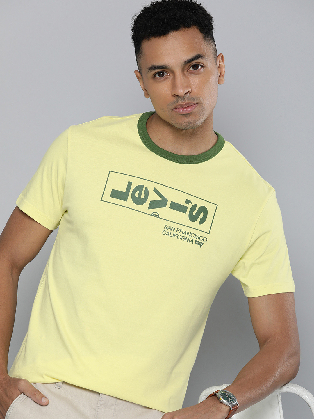 

Levis Men Brand Logo Printed Pure Cotton Slim Fit T-shirt, Yellow
