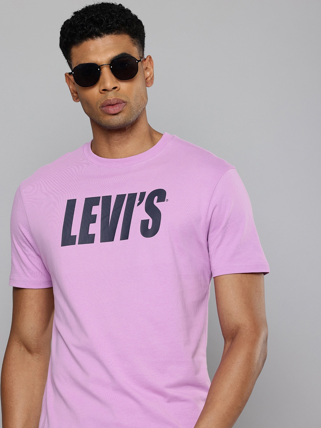 

Levis Pure Cotton Brand Logo Printed Slim Fit T-shirt, Lavender