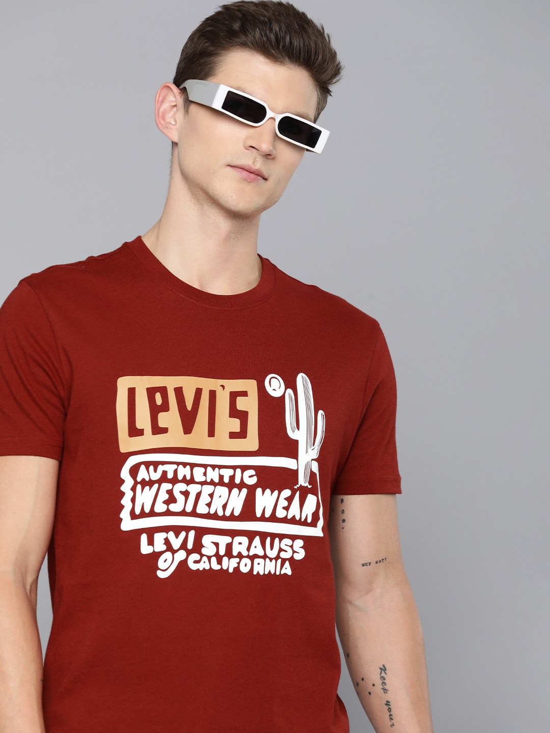 

Levis Brand Logo Printed Pure Cotton Slim Fit T-shirt, Maroon