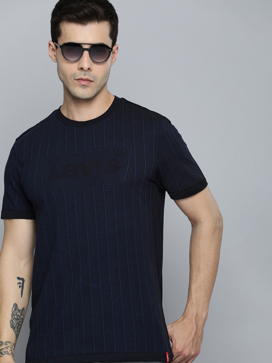 

Levis Self Striped Slim Fit T-shirt, Blue