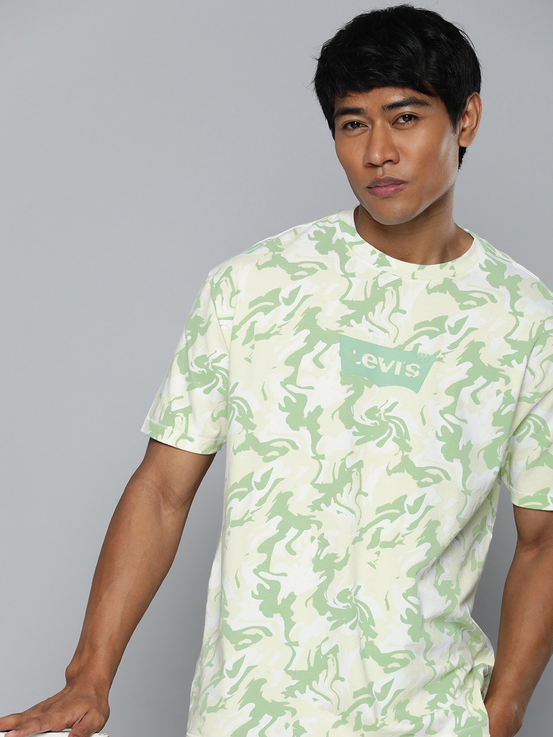 

Levis Brand Logo Abstract Printed T-shirt, Green