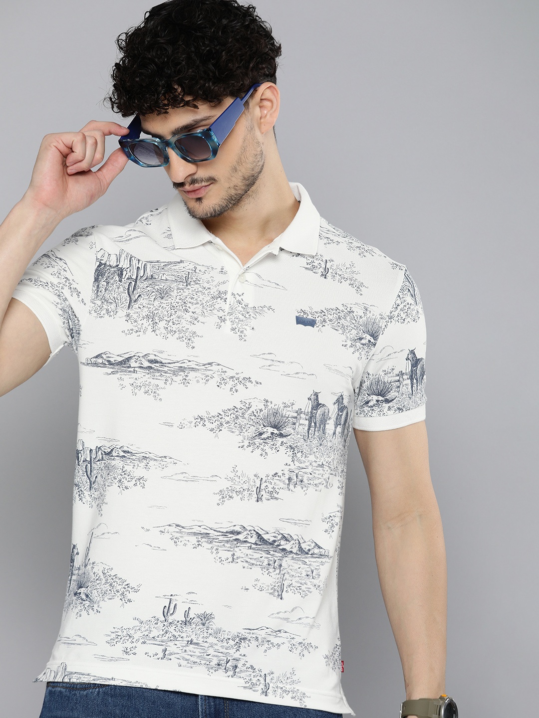 

Levis Conversational Printed Polo Collar Slim Fit T-shirt, White