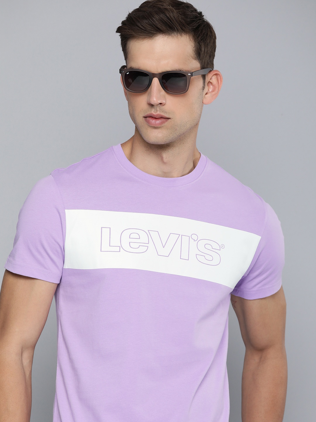 

Levis Men Brand Logo Printed Pure Cotton Slim Fit T-shirt, Lavender