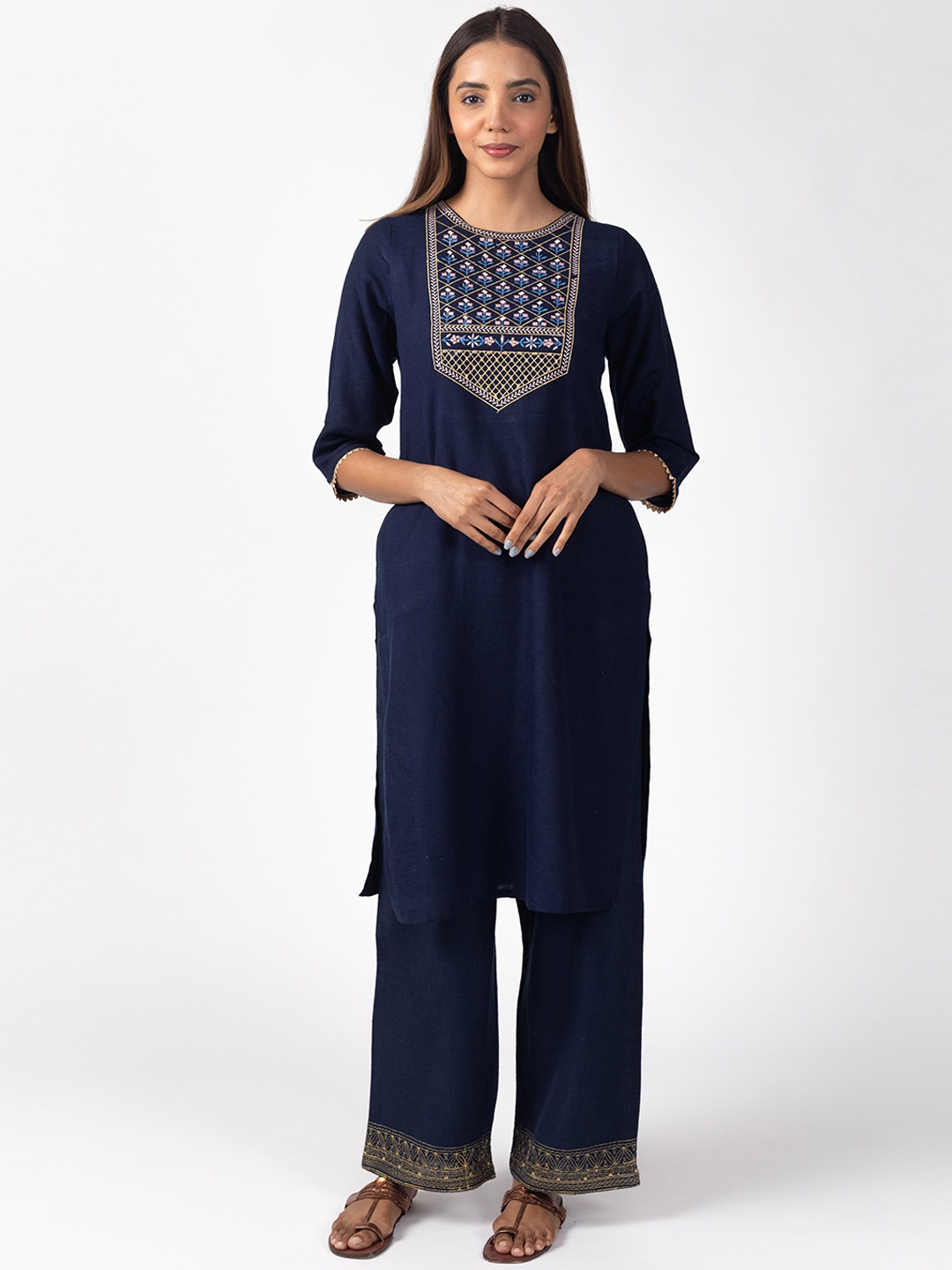 

KASYA Floral Yoke Design Thread Work Straight Kurta, Navy blue