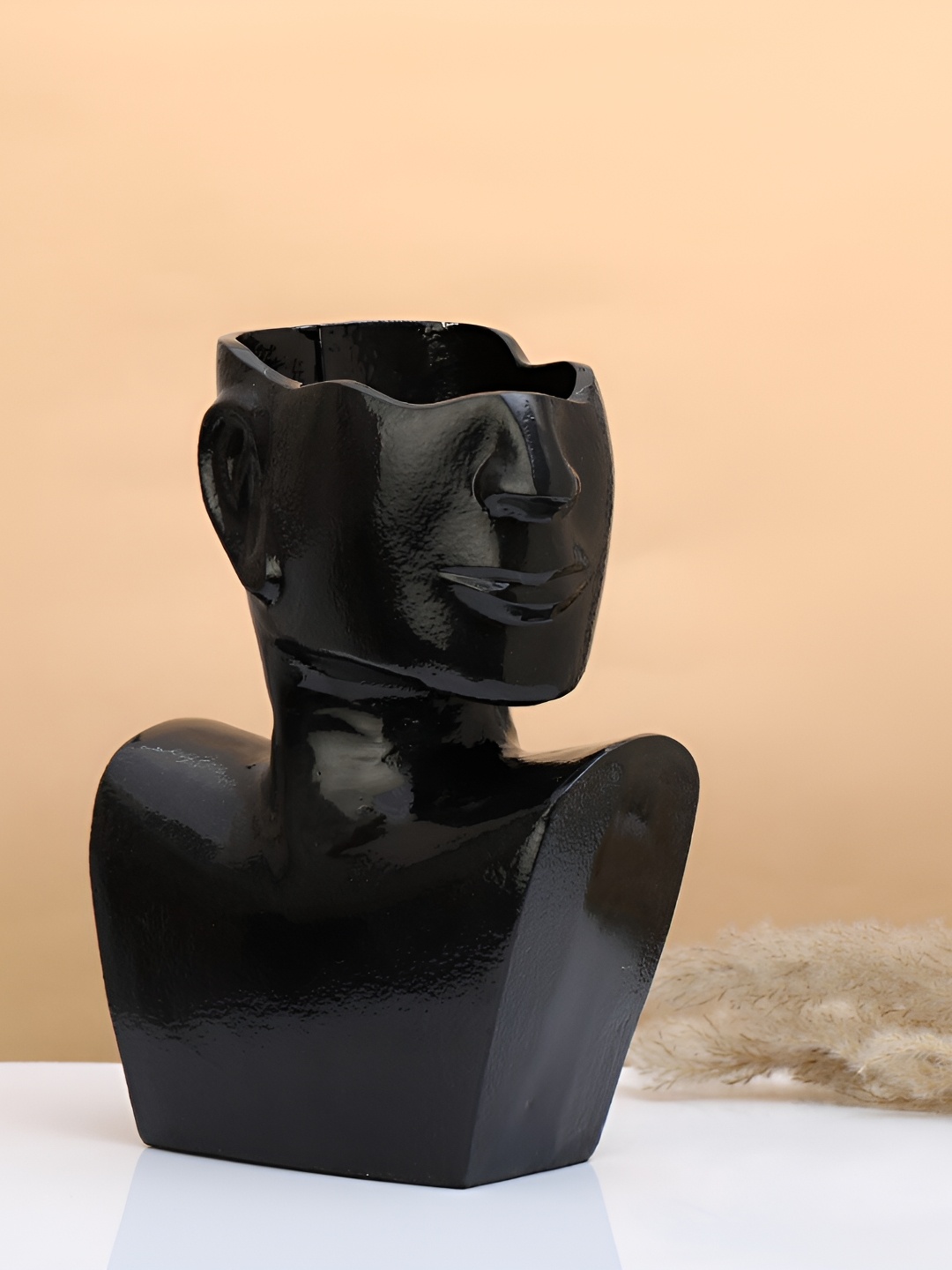 

Decor de Maison Black Visionary Face Metal Planter