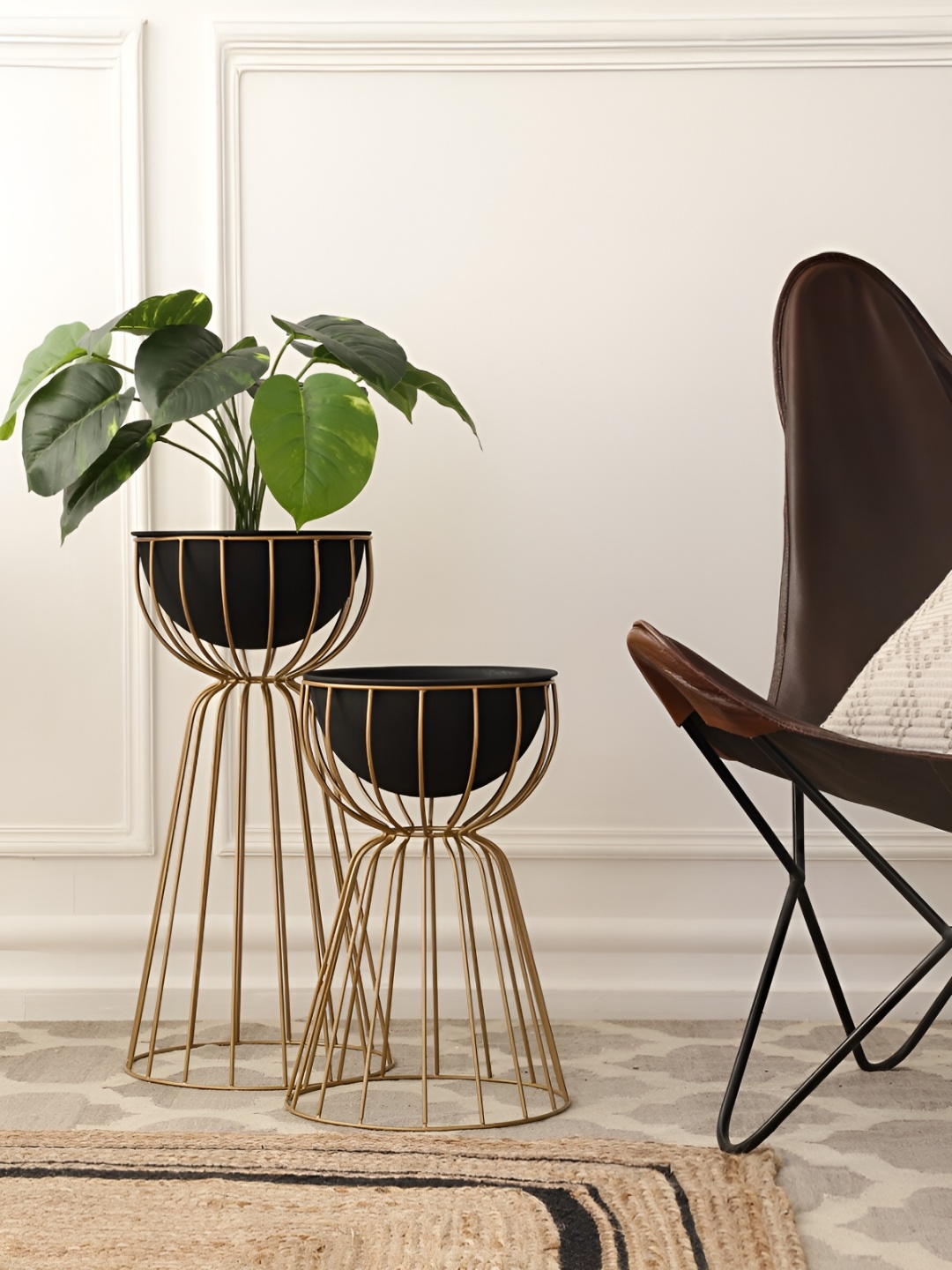 

Decor de Maison Brown & Black 2 Pieces Twin Bloom Floor Planters