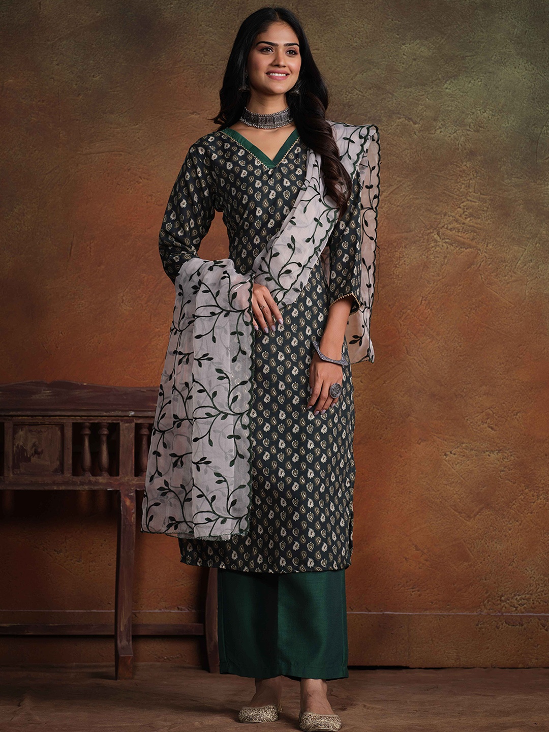 

Sangria Green Paisley Printed Gotta Patti Straight Kurta With Trouser & Dupatta