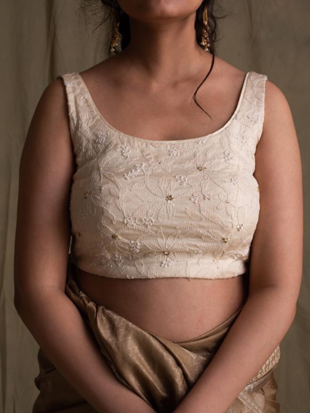 

PriyankaRaajiv Embroidered Round Neck Sequinned Saree Blouse, White