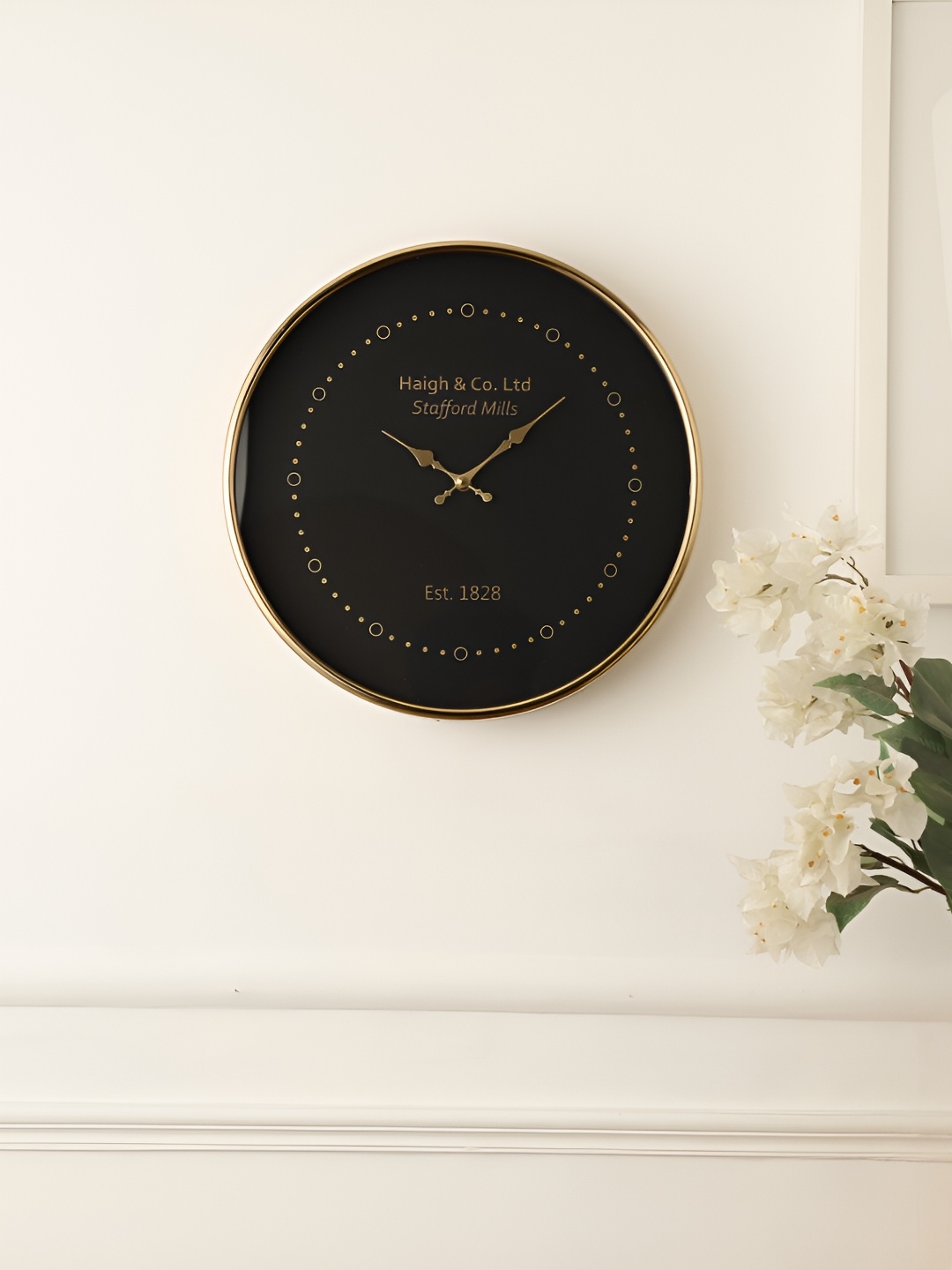 

Decor de Maison Gold Toned & Black Printed Round Contemporary Wall Clock