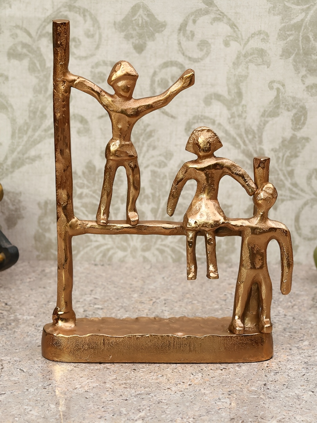 

Decor de Maison Gold-Toned Medium Showpiece