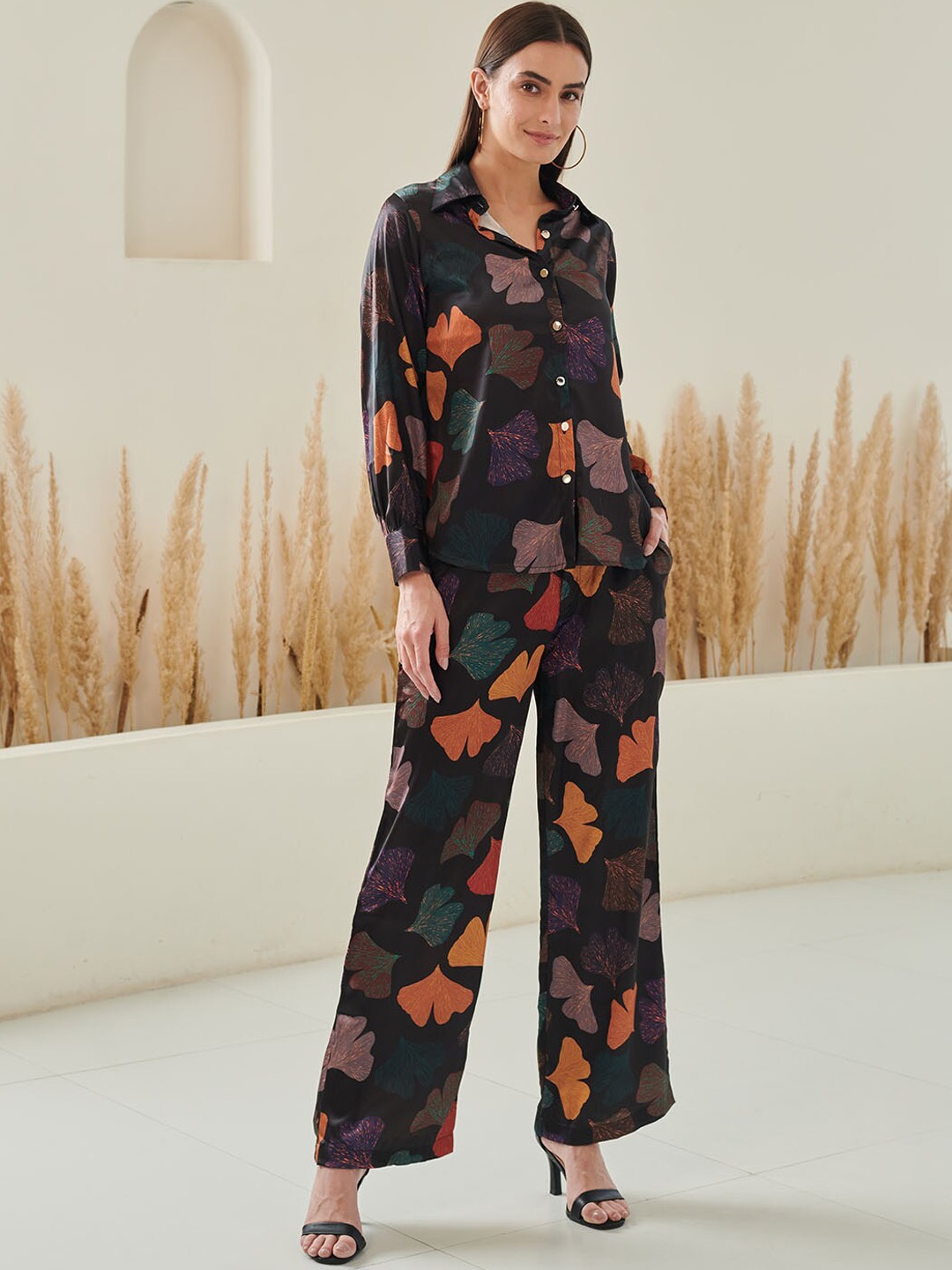 

DUSK ATTIRE Floral Printed Shirt Collar Shirt With Trouser, Black