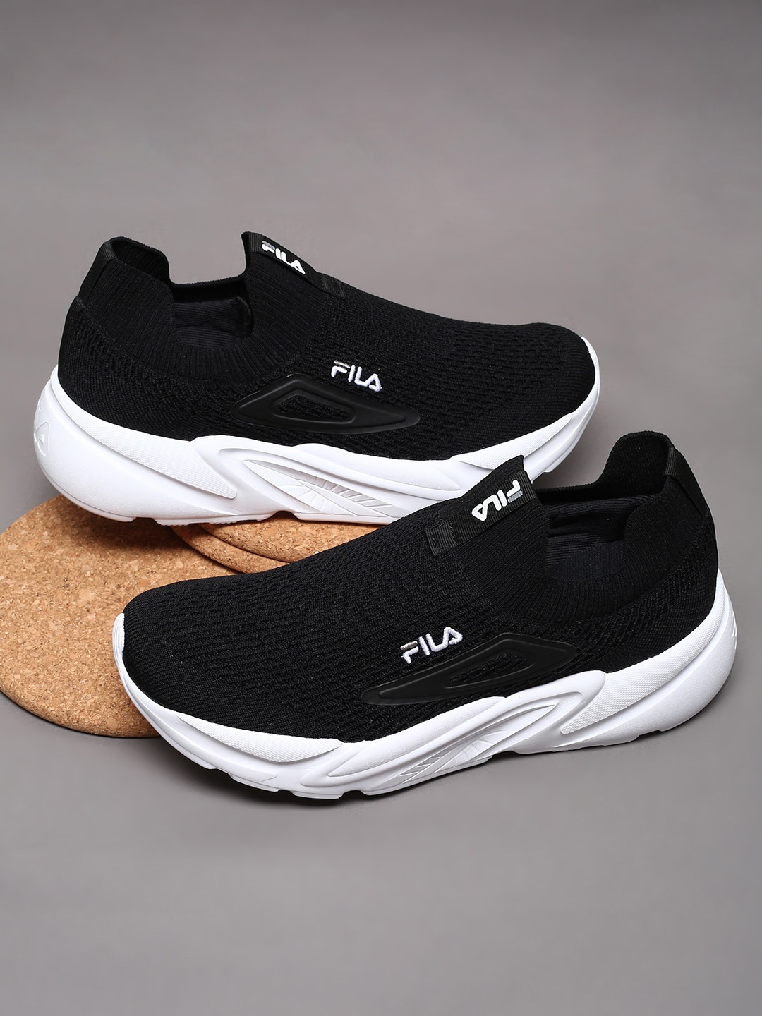 

FILA Women Calzini Mesh Textured Comfort Insole Sneakers, Black