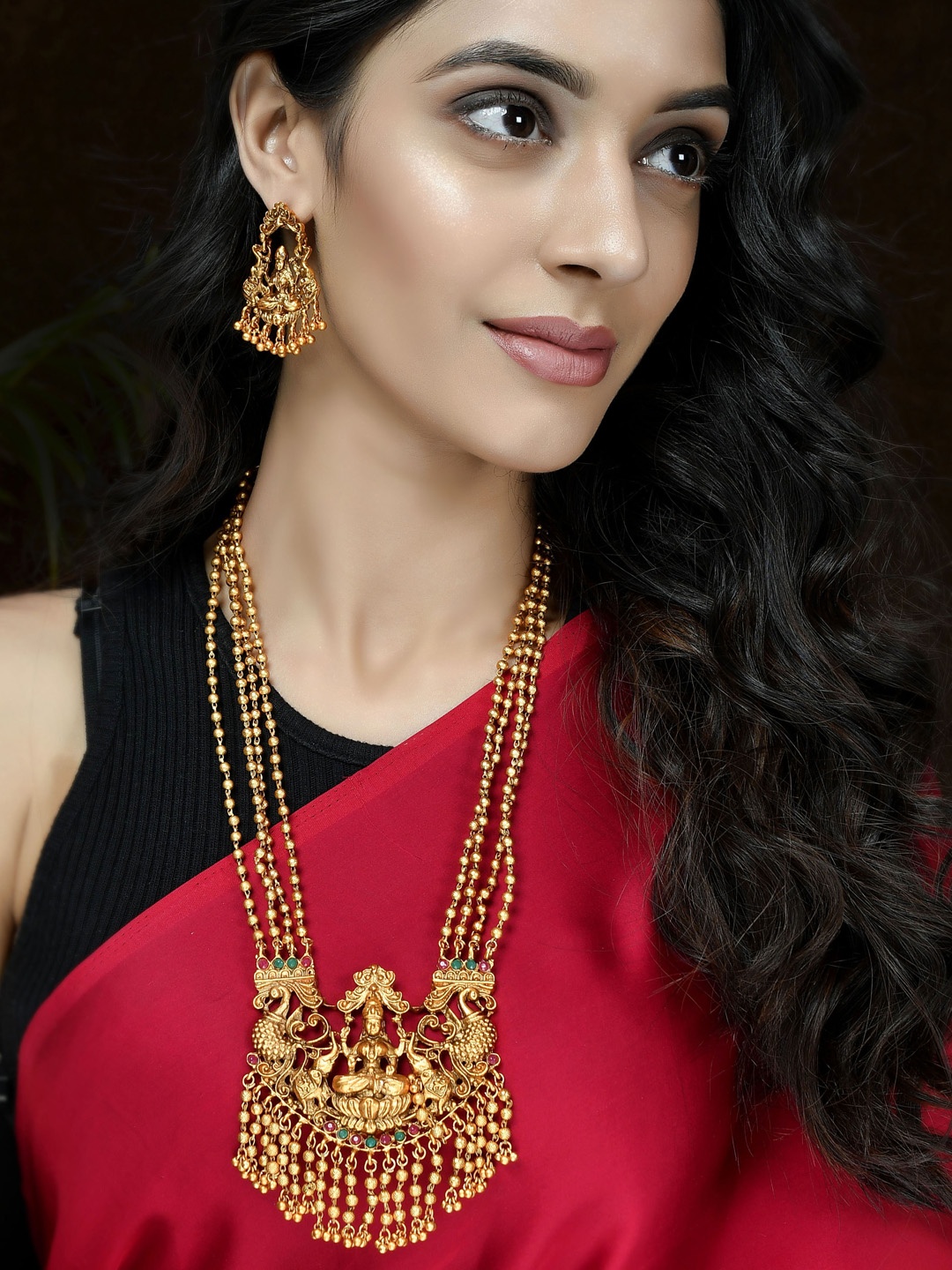 

Shoshaa Gold-Plated Stone-Studded & Beaded Jewellery Set