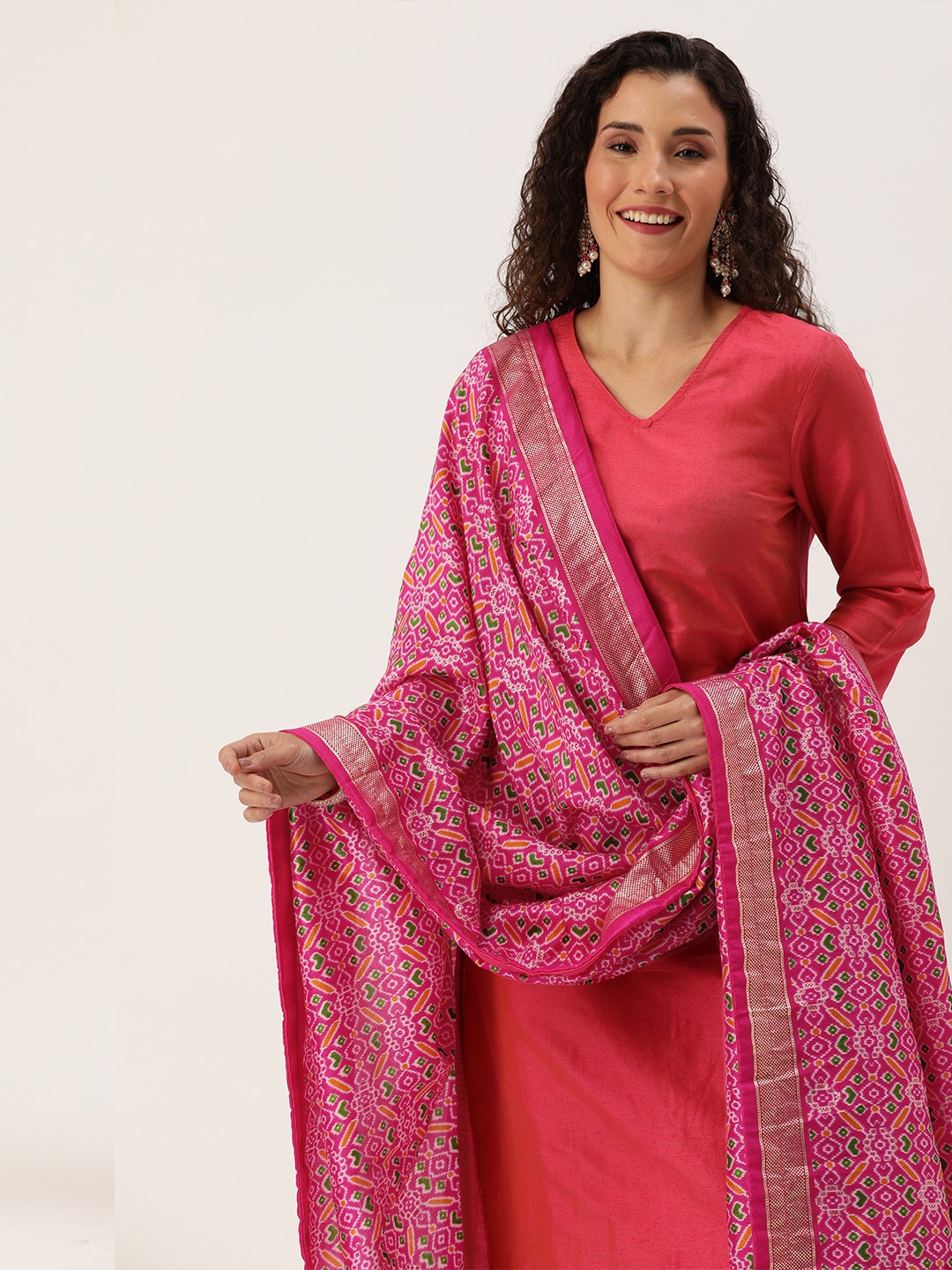 

LOOKNBOOK ART Foil Print Dupatta with Zari, Pink
