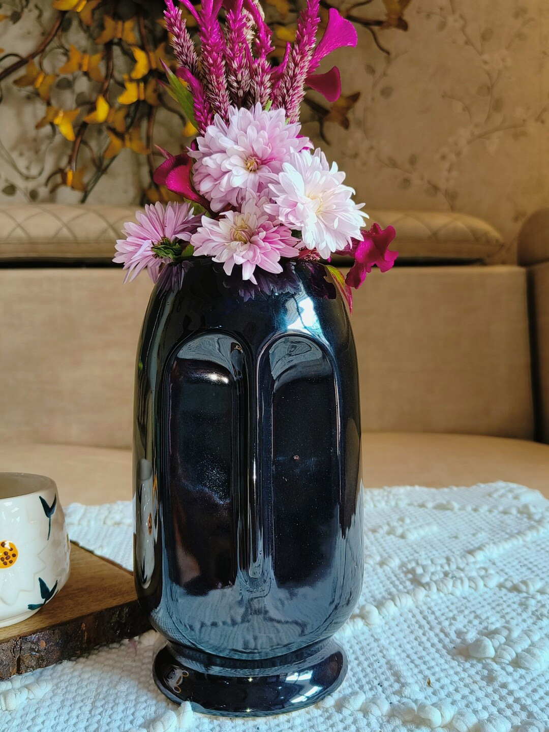 

NIYARA Black Face Shape Ceramic Vase