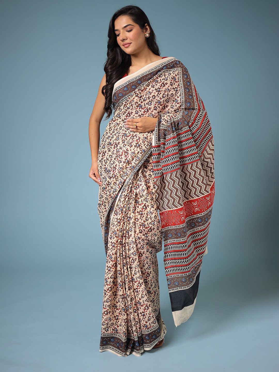 

ZARI Floral Printed Saree, Cream