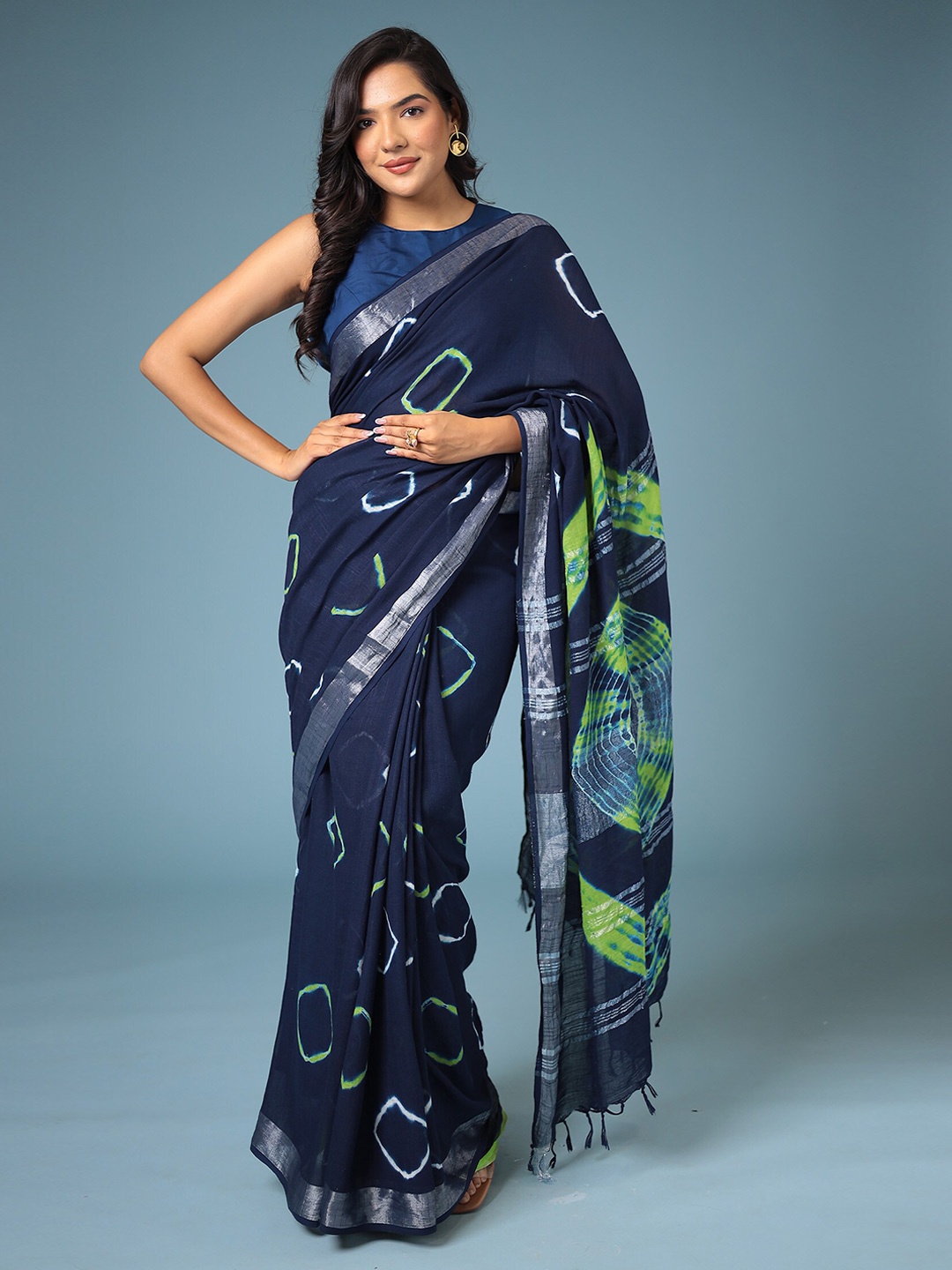 

ZARI Geometric Printed Pure Cotton Zari Bagru Saree, Blue