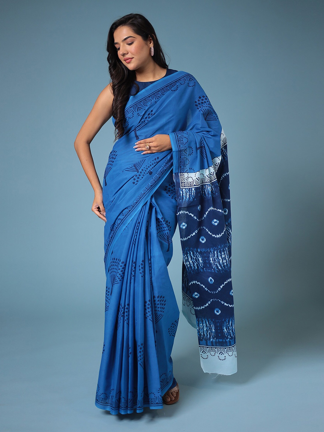 

ZARI Floral Printed Pure Cotton Bagru Saree, Blue