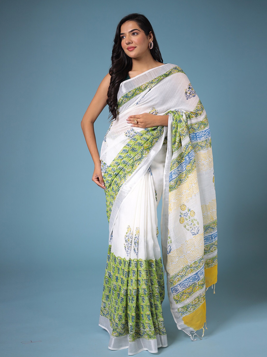 

ZARI Floral Printed Pure Cotton Zari Bagru Saree, White