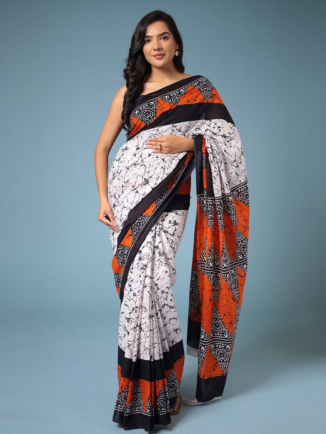 

ZARI Ethnic Motif Printed Saree, White