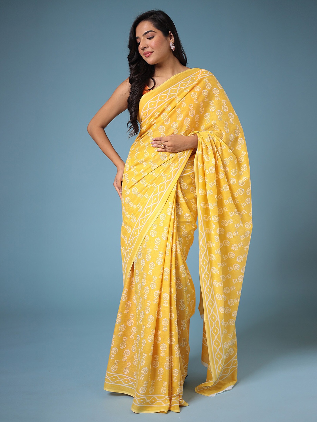 

ZARI Floral Printed Saree, Yellow
