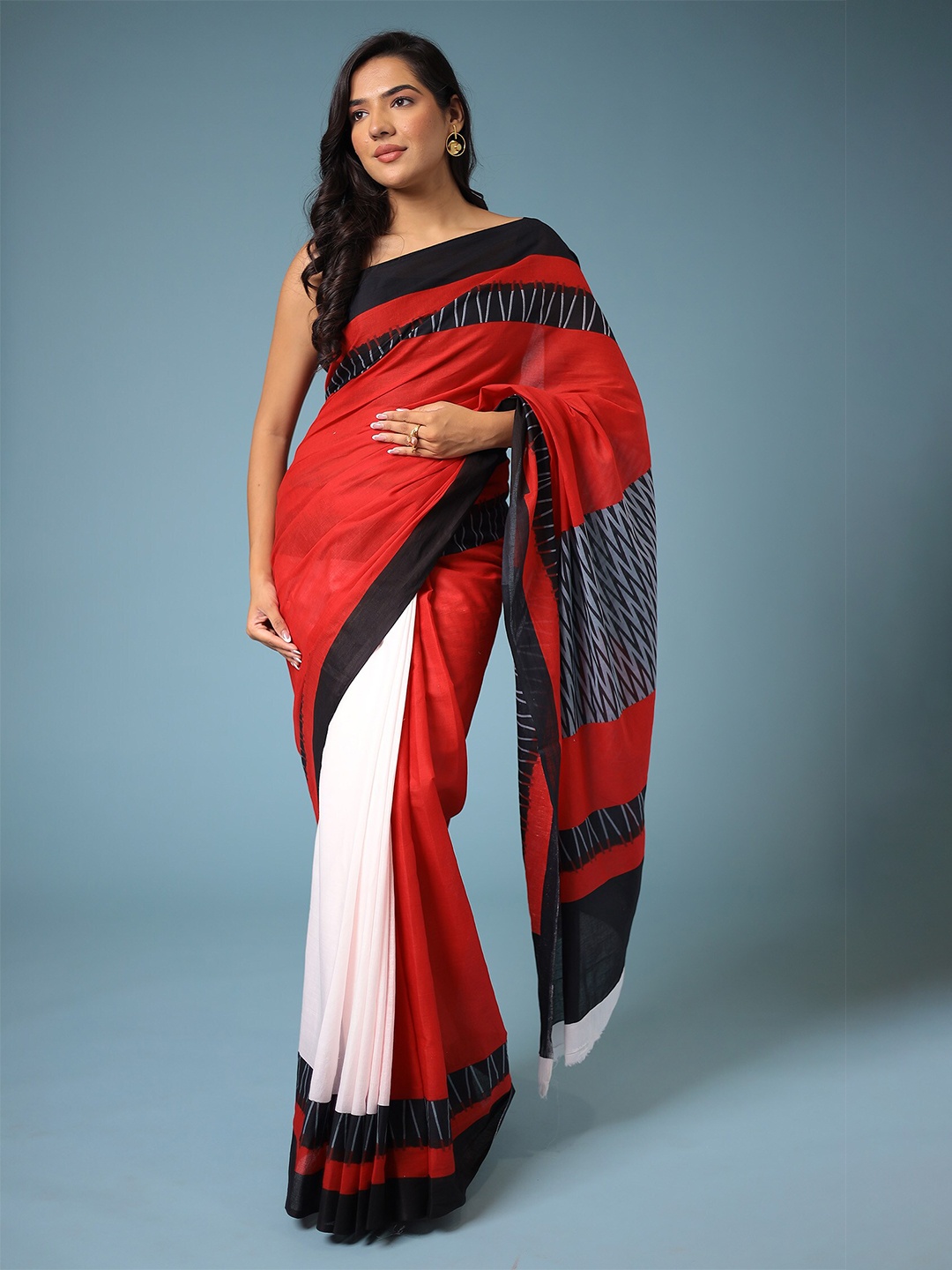

ZARI Geometric Printed Pure Cotton Jaipur Bagru Saree, Red