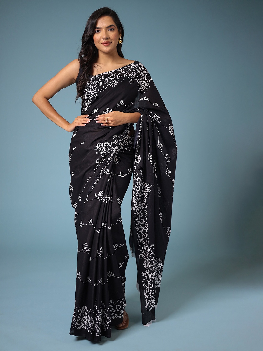 

ZARI Floral Printed Pure Cotton Bagru Saree, Black