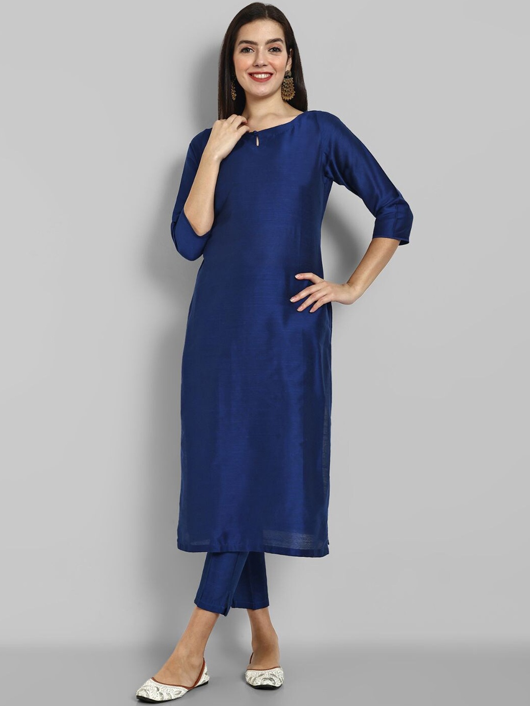 

Mera Rang Key Hole Neck Cotton Silk Kurta, Blue