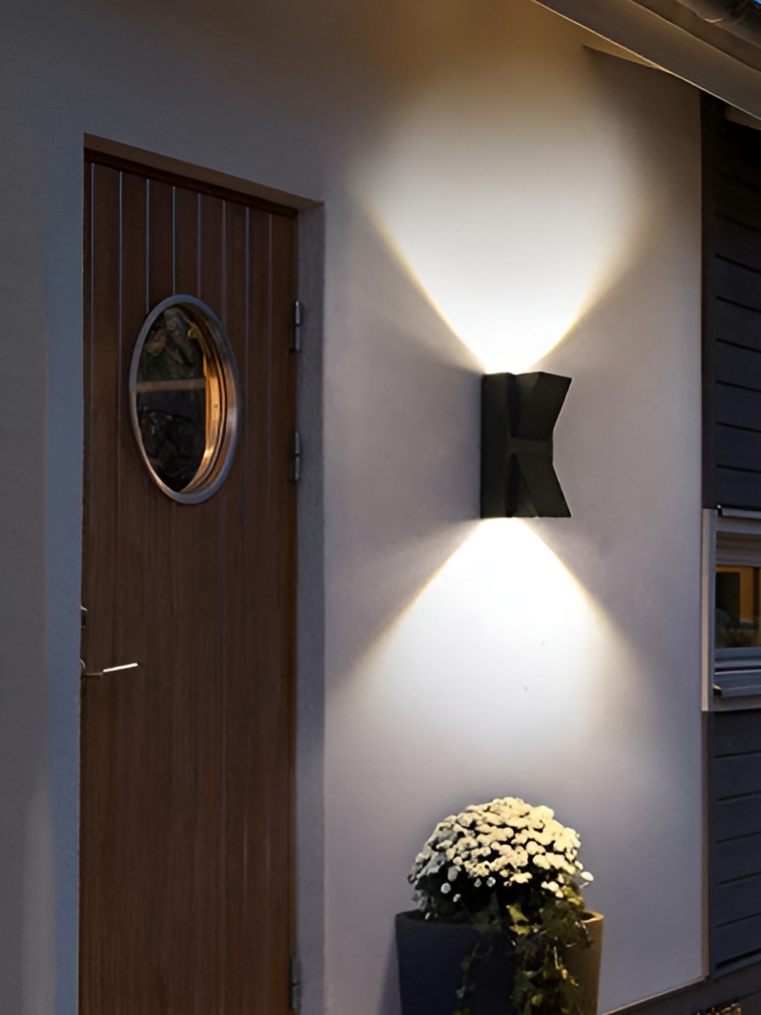 

blissbells Black Dual Face Outdoor Lamp