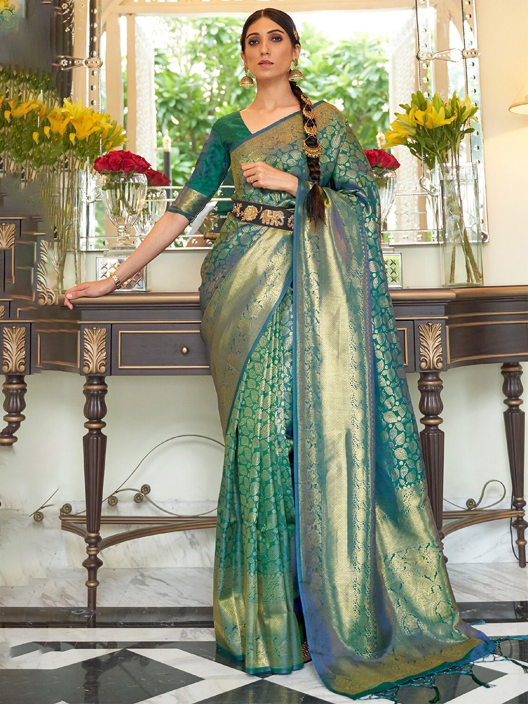 

DEVATITHI Ethnic Motifs Woven Design Kanjeevaram Saree, Blue