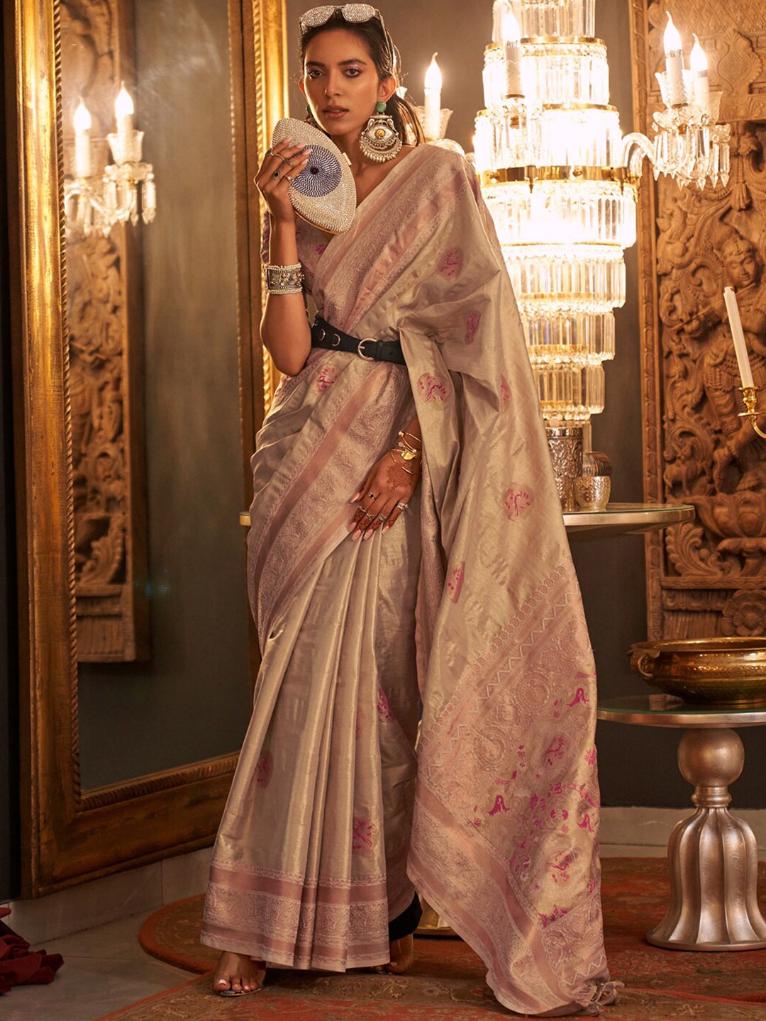 

DEVATITHI Ethnic Motifs Woven Design Kanjeevaram Saree, Cream