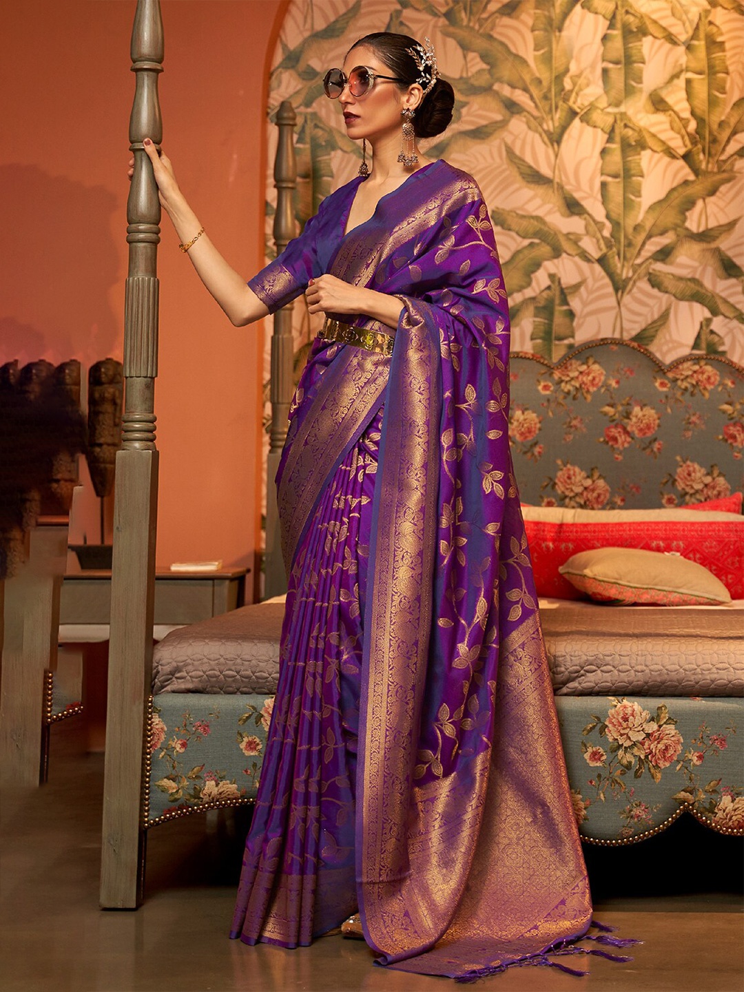 

DEVATITHI Floral Woven Design Zari Kanjeevaram Saree, Purple