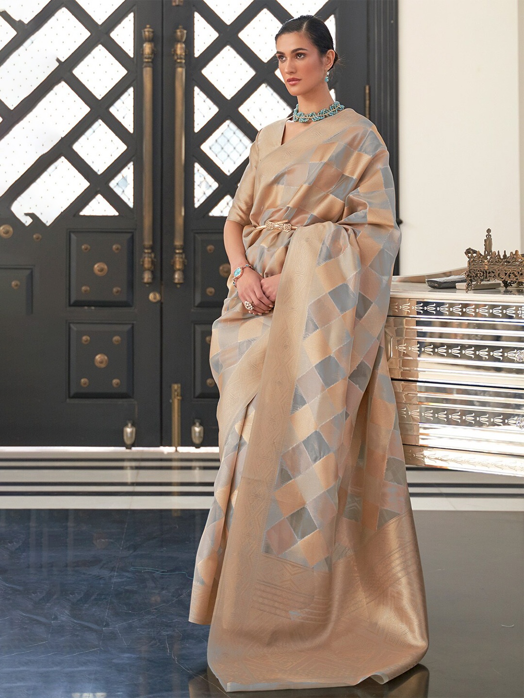 

DEVATITHI Geometric Woven Design Zari Organza Saree, Beige