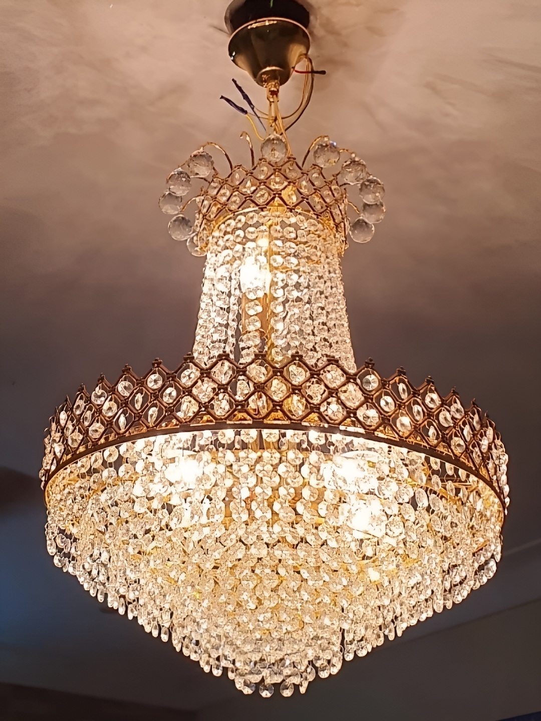 

SHRI MAHAL ANTIQUES Gold Toned Textured Metal Led Crystal Big Size Jhumar Ceiling Lamp